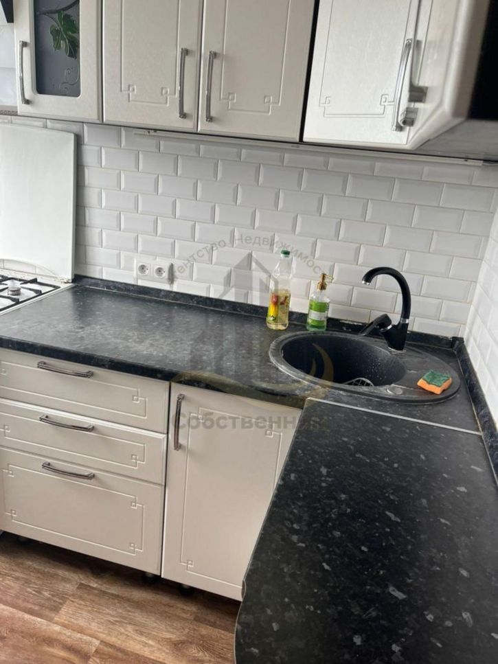 3-комн квартира Лебединец мкр, 13