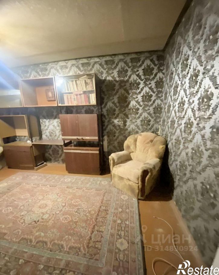 2-комн квартира мкр Горняк, 20,  д. 20