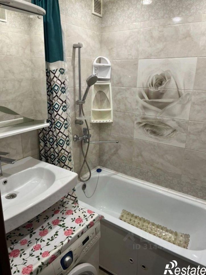 1-комн квартира мкр Лебединец, 13,  д. 13