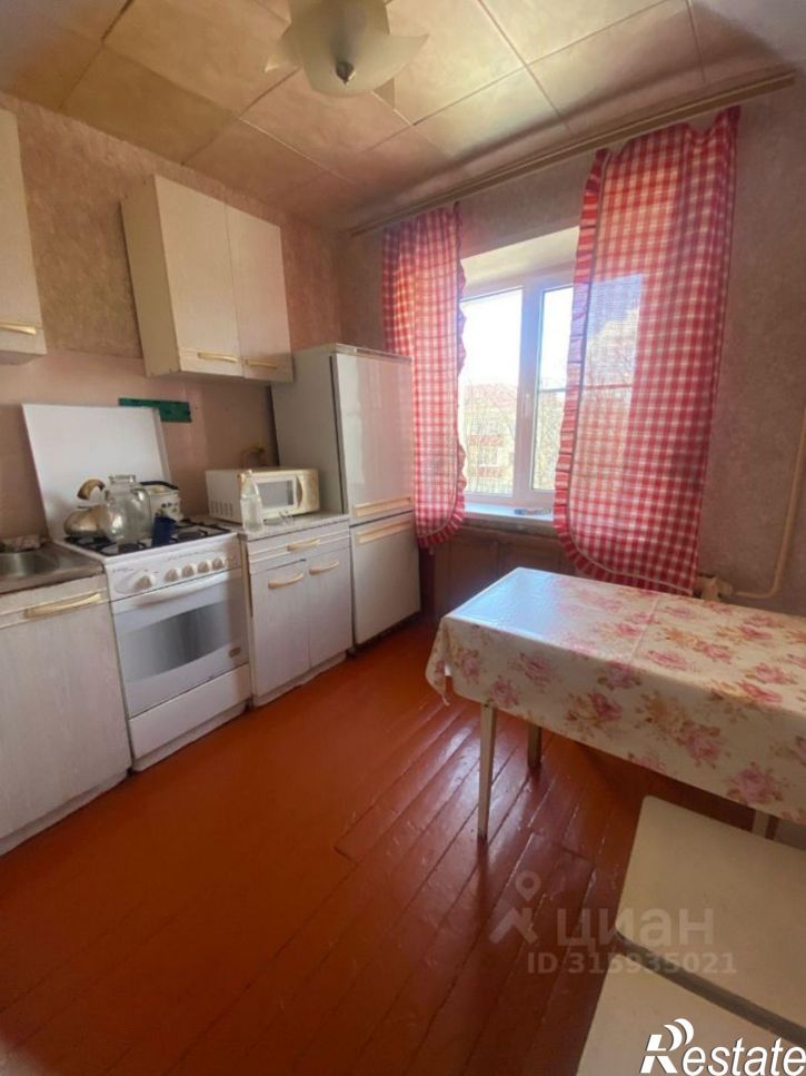 2-комн квартира мкр Горняк, 28,  д. 28