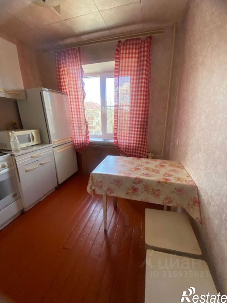 2-комн квартира мкр Горняк, 28,  д. 28