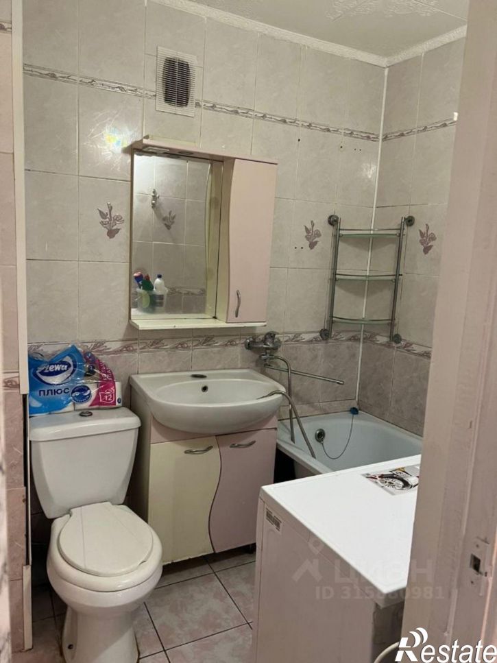 2-комн квартира мкр Макаренко, 1,  д. 1