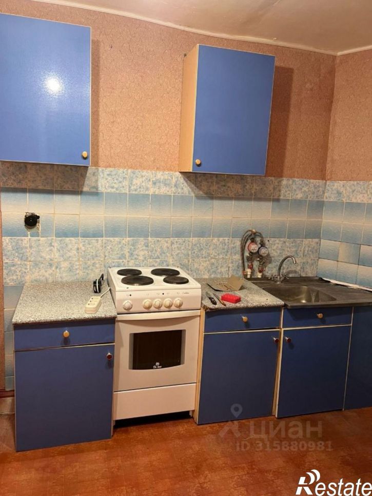 2-комн квартира мкр Макаренко, 1,  д. 1