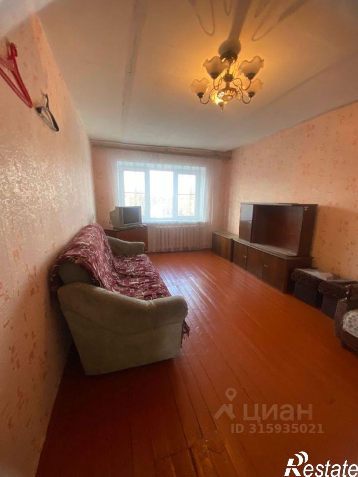 2-комн квартира мкр Горняк, 28,  д. 28