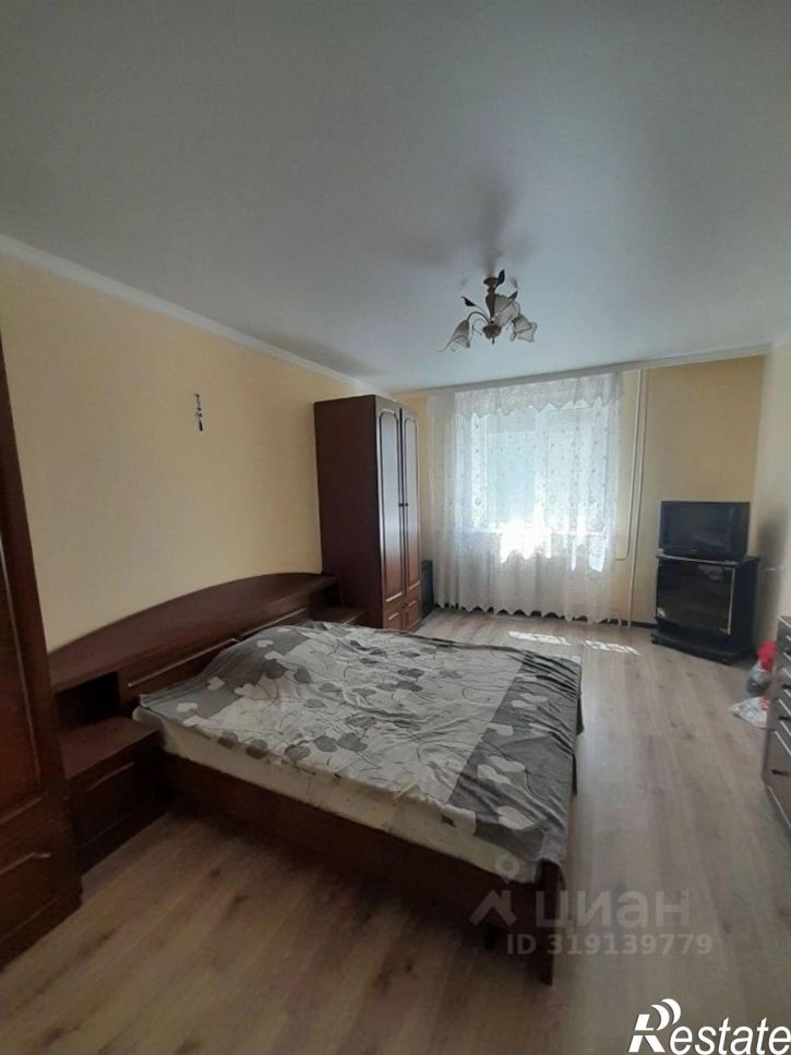 4-комн квартира Революционная улица, 48,  д. 48