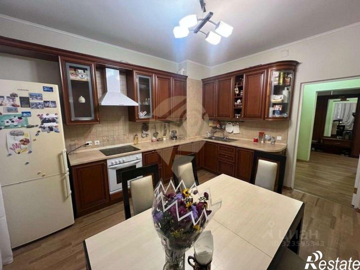 3-комн квартира Степной мкр,дом 8