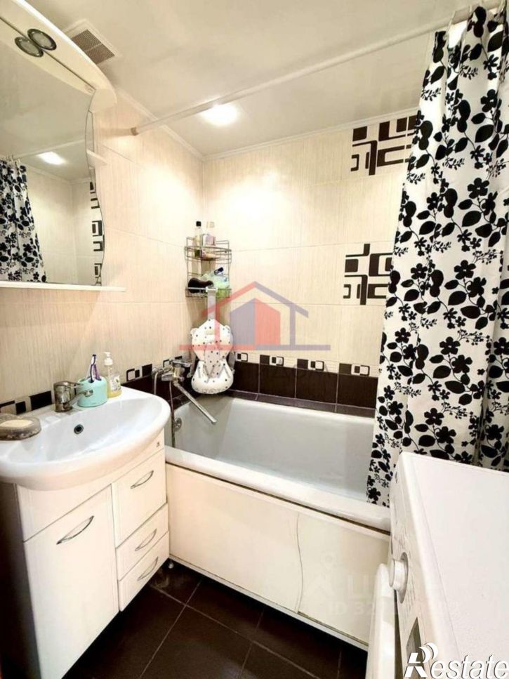 3-комн квартира мкр Конева, 8а,  д. 8а