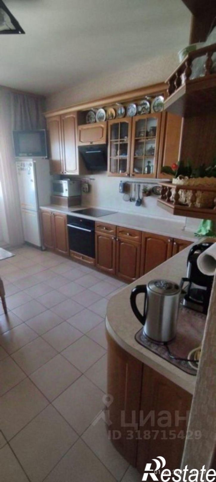 3-комн квартира Степной мкр, 18,  д. 18