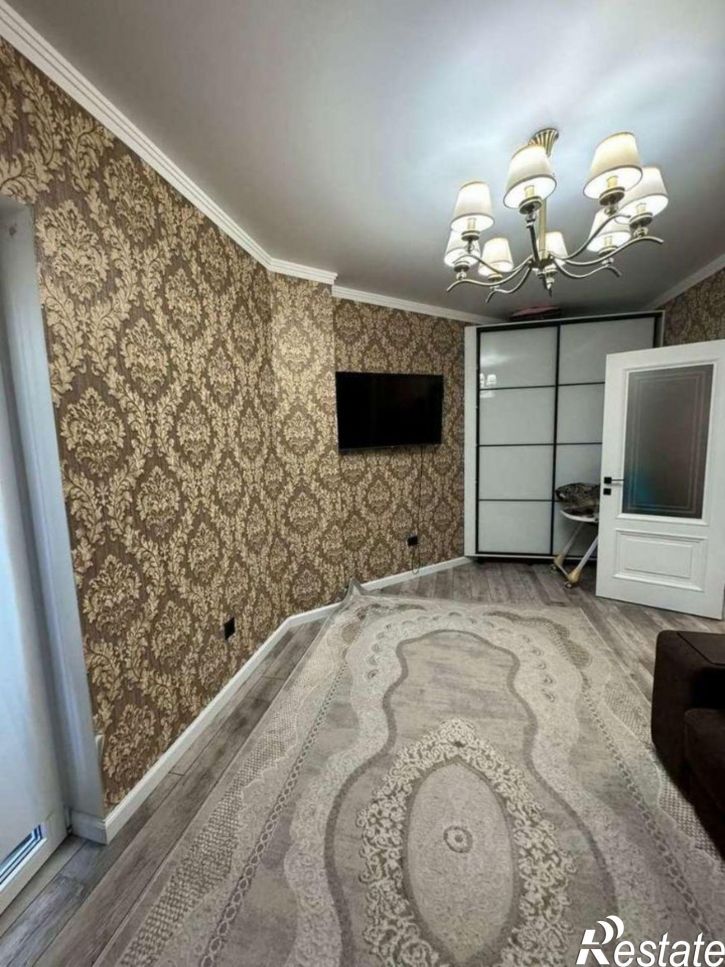 1-комн квартира мкр Космос, 11,  д. 11