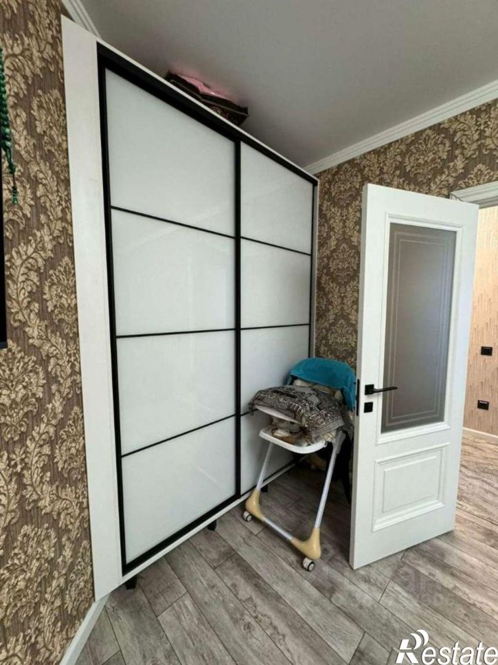 1-комн квартира мкр Космос, 11,  д. 11