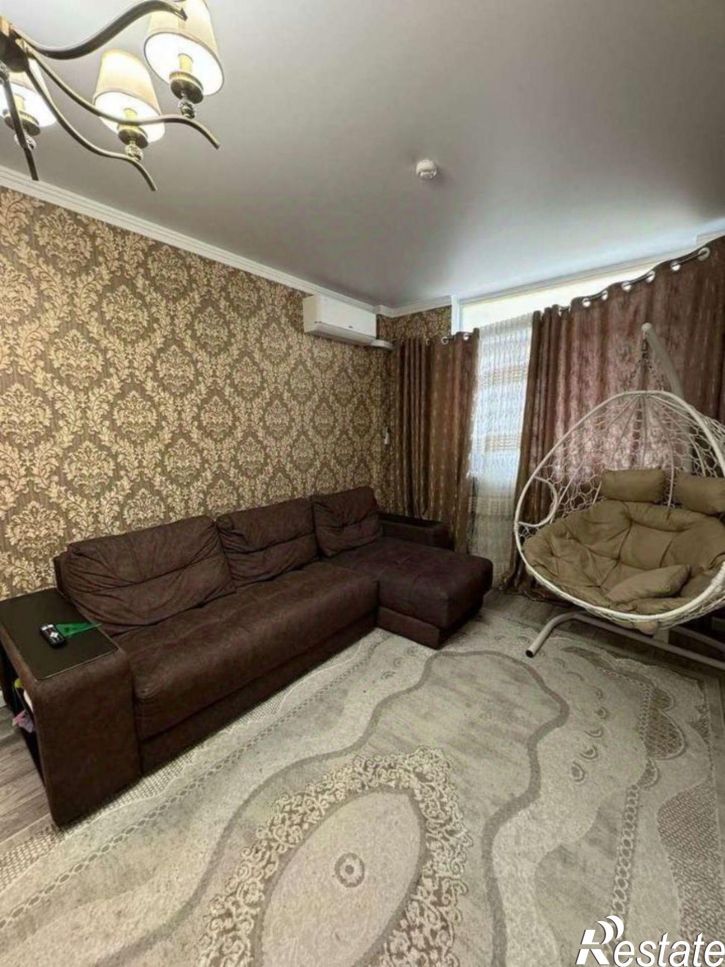 1-комн квартира мкр Космос, 11,  д. 11