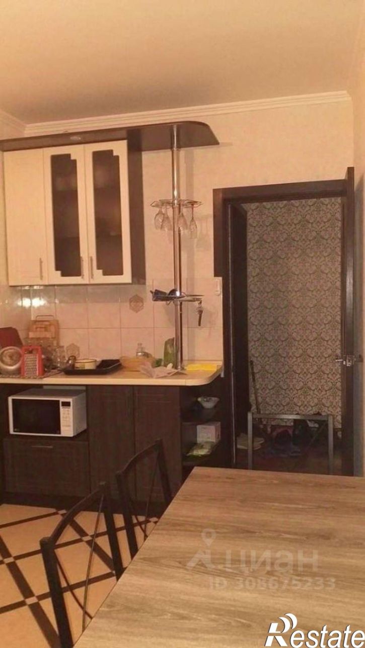 3-комн квартира мкр Королева, 10,  д. 10