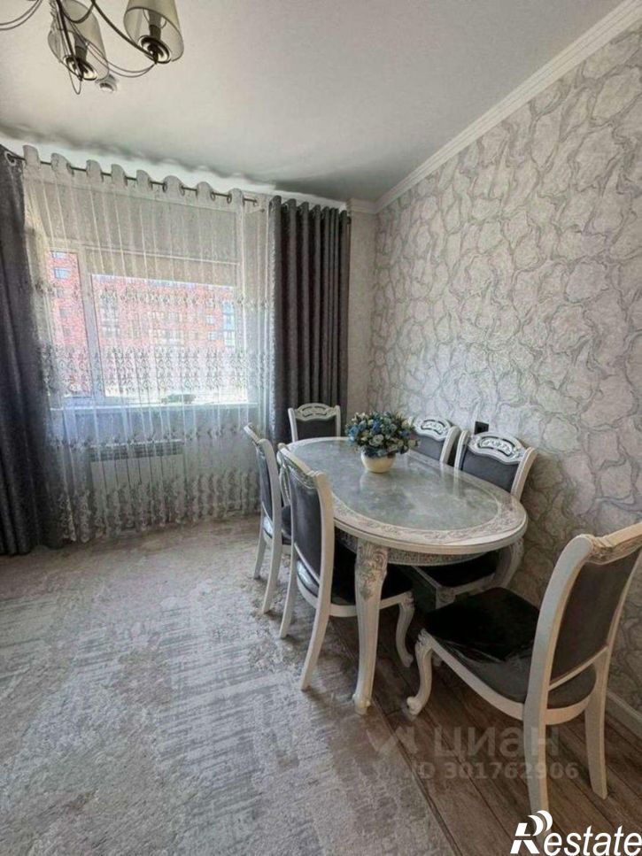 1-комн квартира мкр Космос, 11,  д. 11