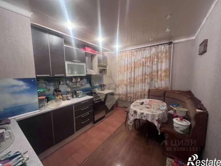 3-комн квартира мкр Королева, 11,  д. 11