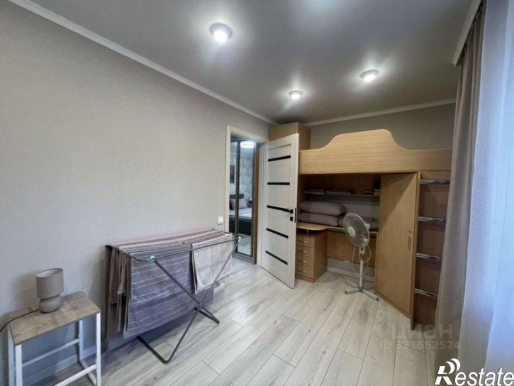 2-комн квартира мкр Горняк, 1,  д. 1