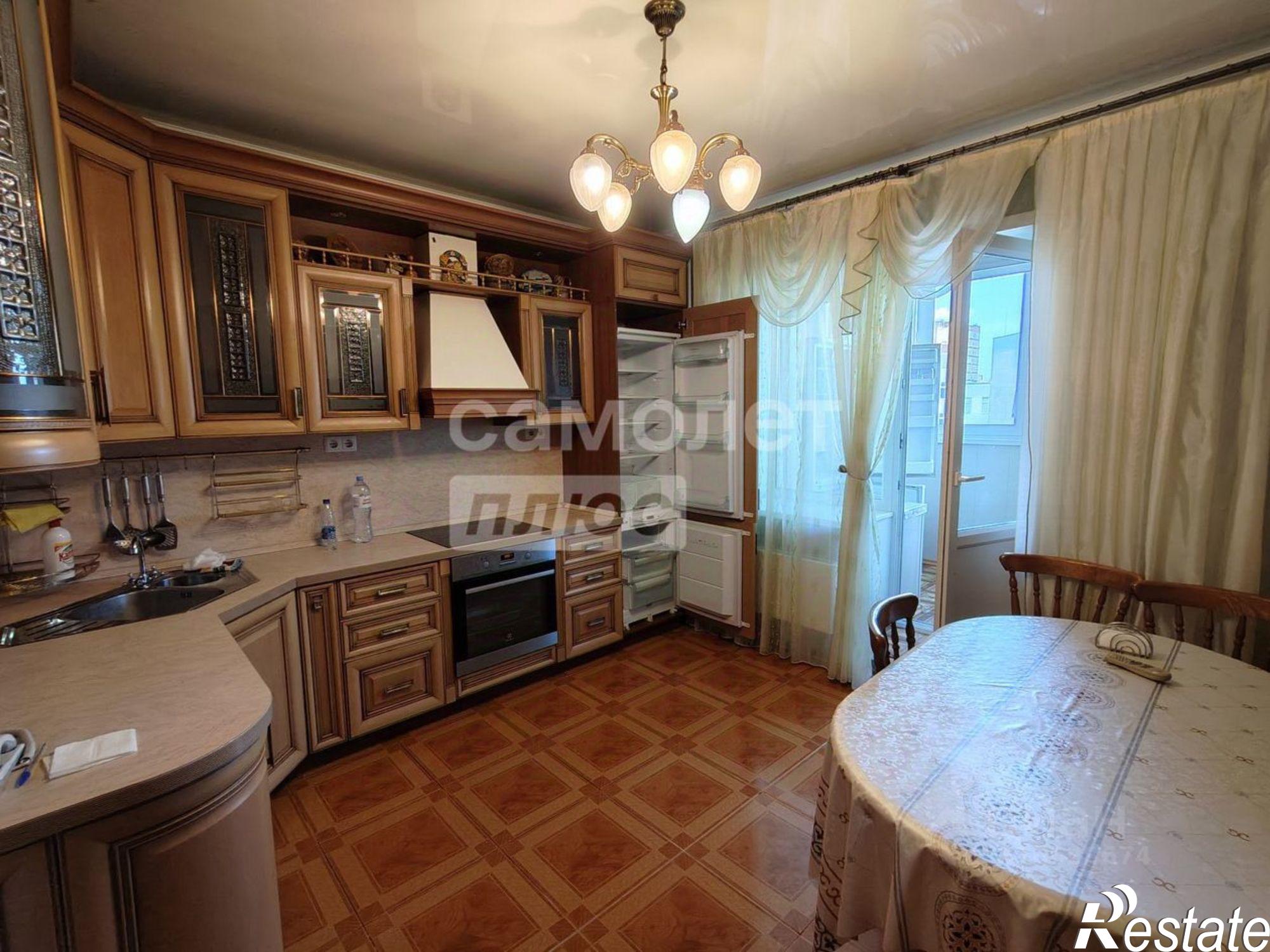 Купить квартиру за 10 000 000 рублей на Старый Оскол г.