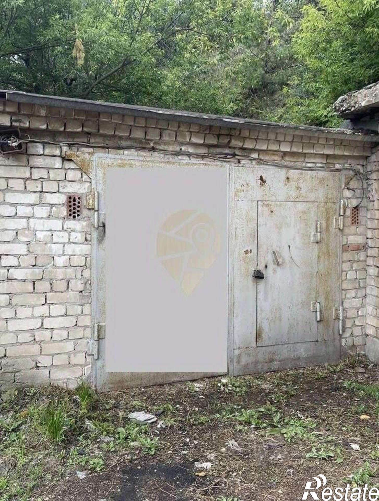 Купить гараж, место в паркинге за 252 784 рублей на Песочная улица