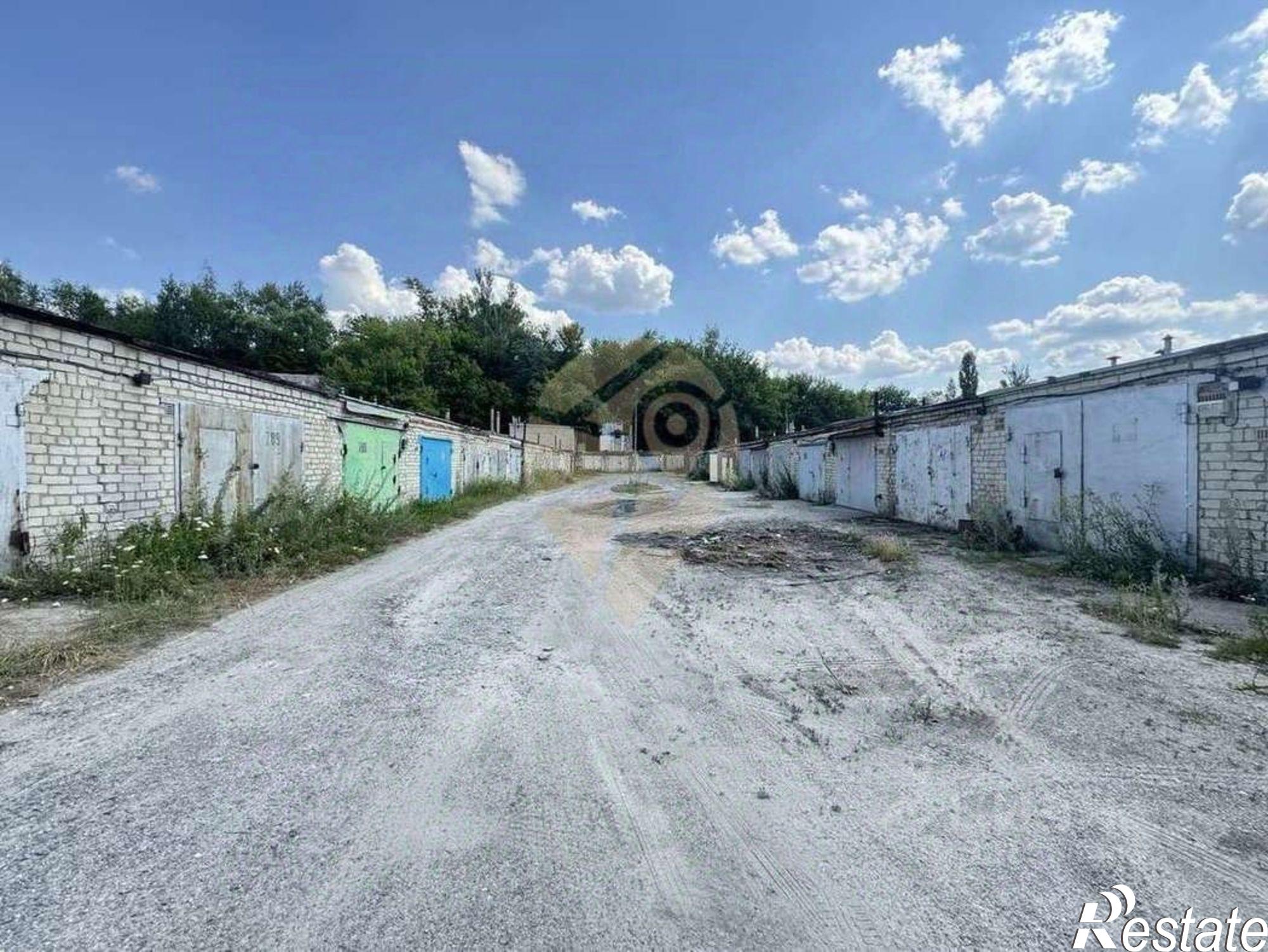 Купить гараж, место в паркинге за 336 540 рублей на Песочная улица