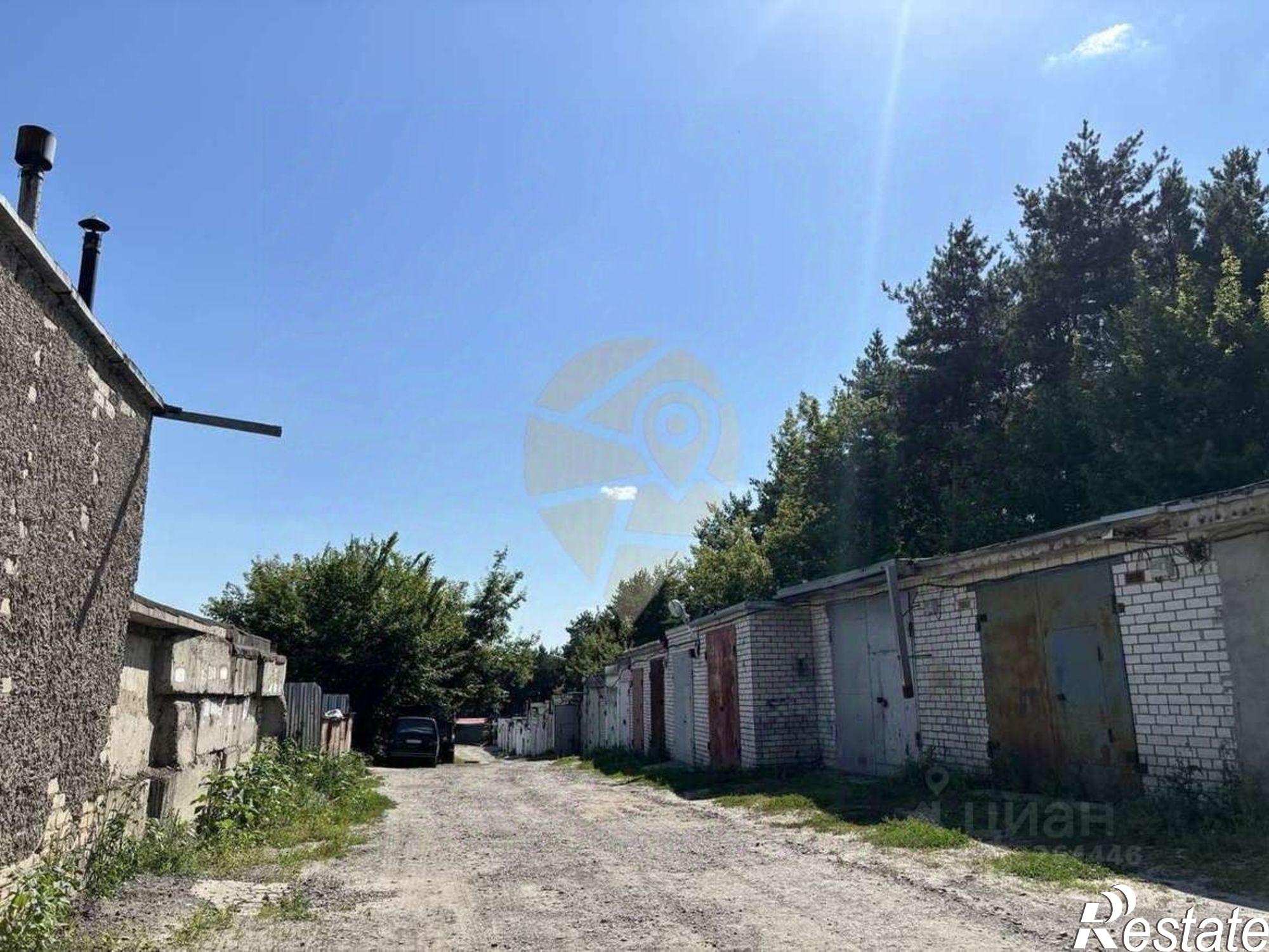 Купить гараж, место в паркинге за 450 000 рублей на улица Прядченко, 114А