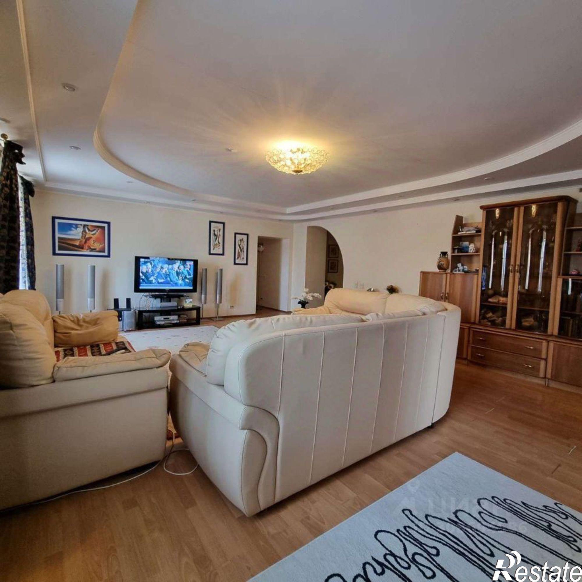 Купить квартиру за 11 900 000 рублей