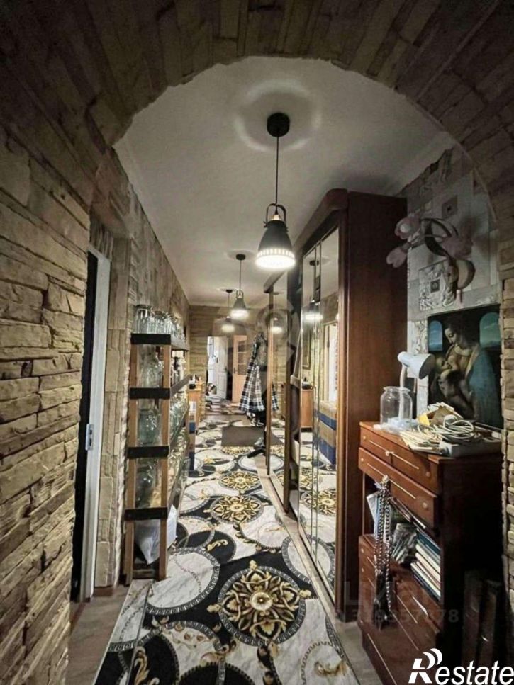 6-комн квартира Парковый мкр,дом 28