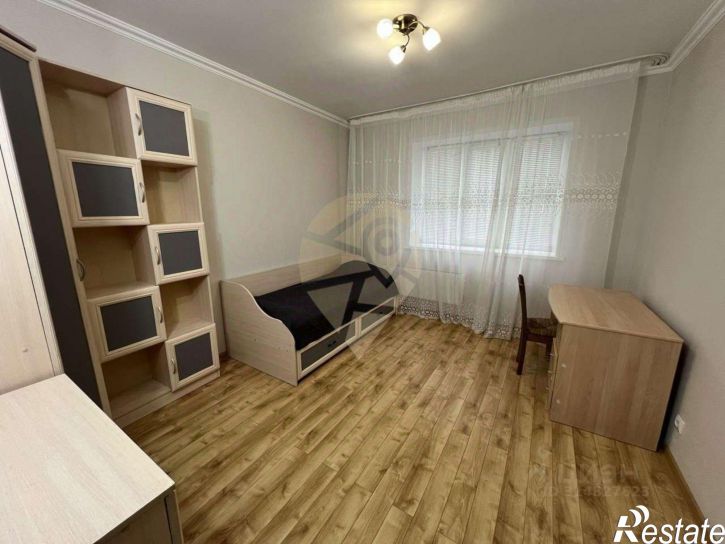 3-комн квартира Степной мкр,дом 6