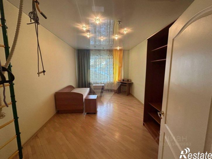 3-комн квартира Степной мкр,дом 15