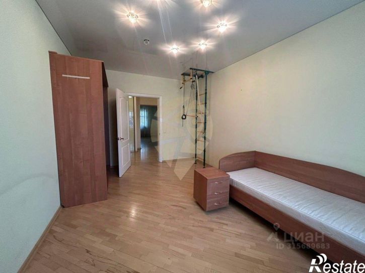 3-комн квартира Степной мкр,дом 15