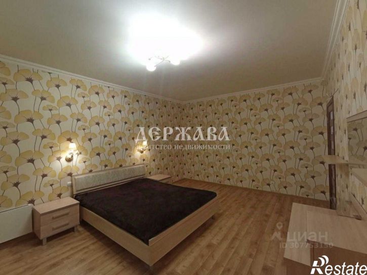 3-комн квартира Степной мкр,дом 6