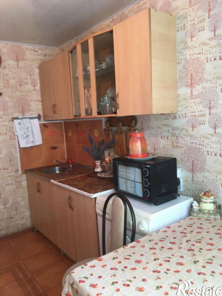 3-комн квартира улица 8 Марта, 42,  д. 42