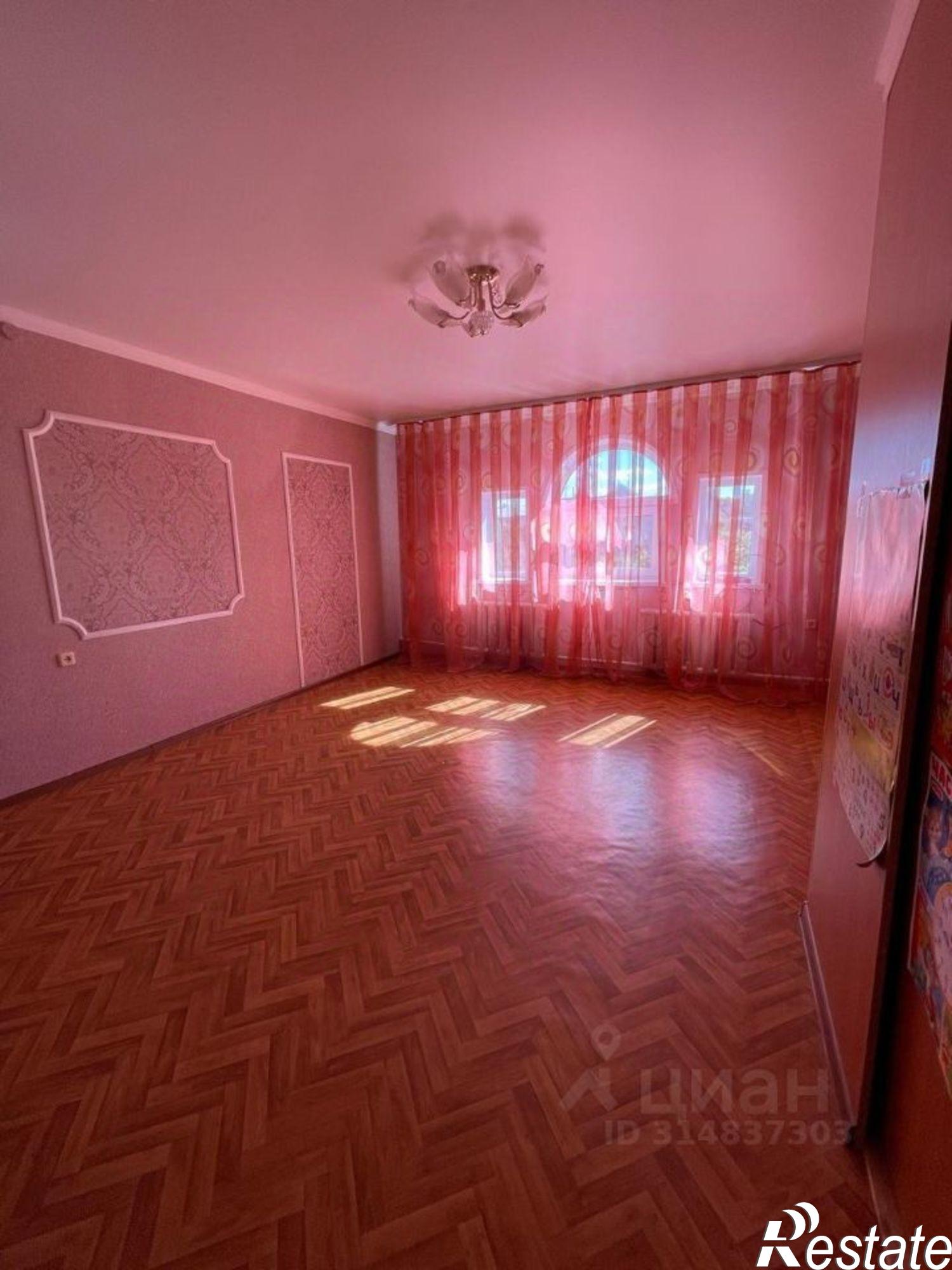 Сдать дачу, дом, коттедж за 45 000 рублей на Донецкая улица, 13