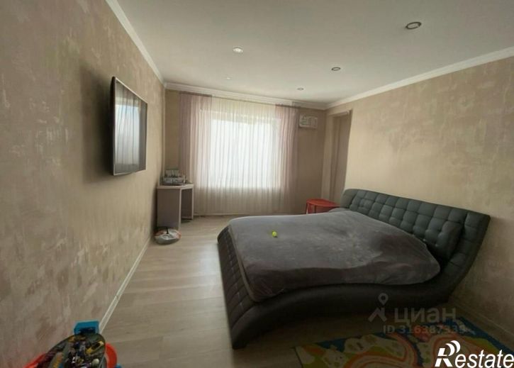 3-комн квартира Степной мкр, 9,  д. 9