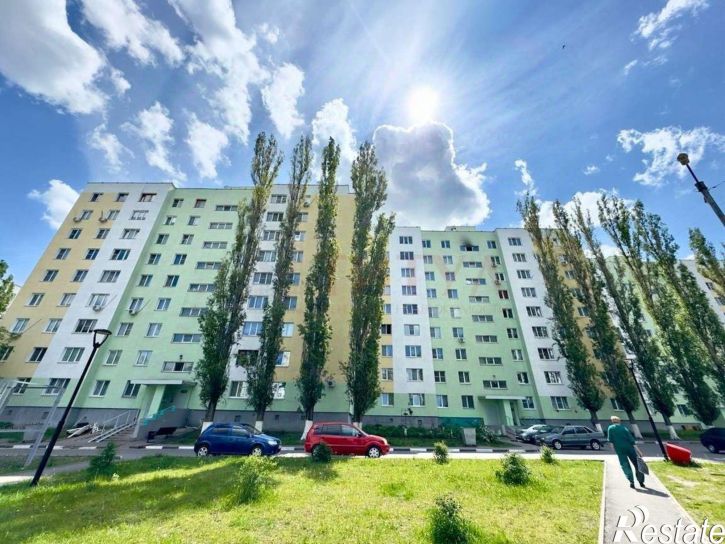 2-комн квартира мкр Макаренко, 34,  д. 34