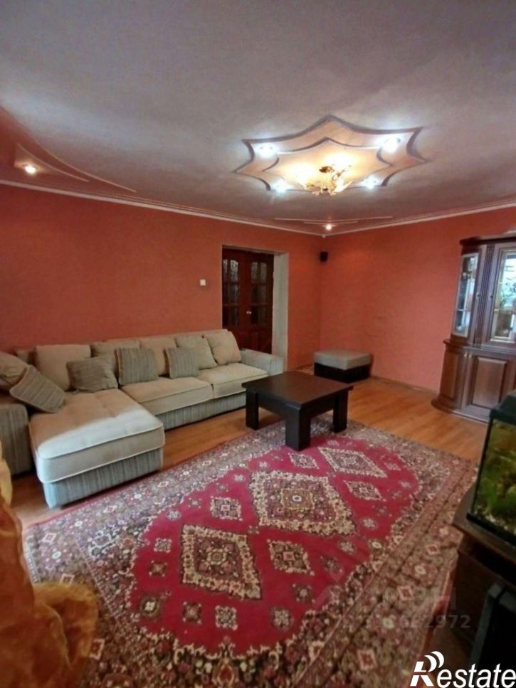 4-комн квартира мкр Макаренко, 40,  д. 40