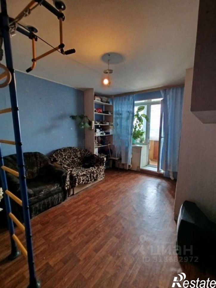 4-комн квартира мкр Макаренко, 40,  д. 40