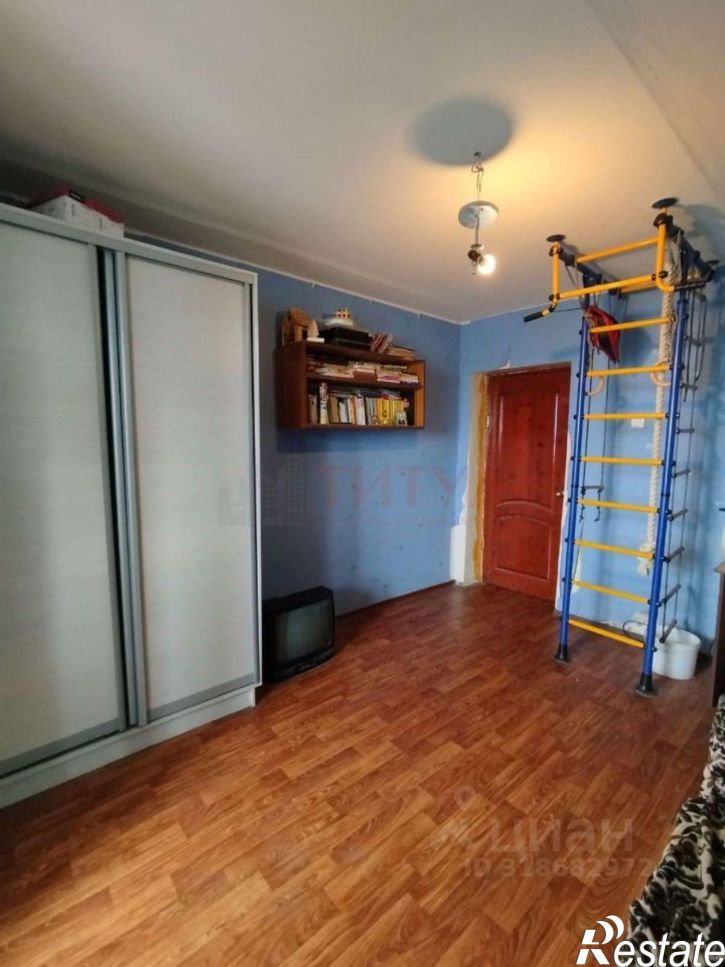 4-комн квартира мкр Макаренко, 40,  д. 40