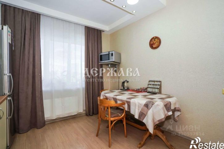 3-комн квартира Степной мкр, 4,  д. 4