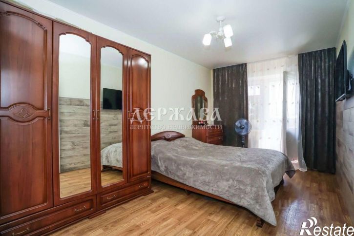 3-комн квартира Степной мкр, 4,  д. 4