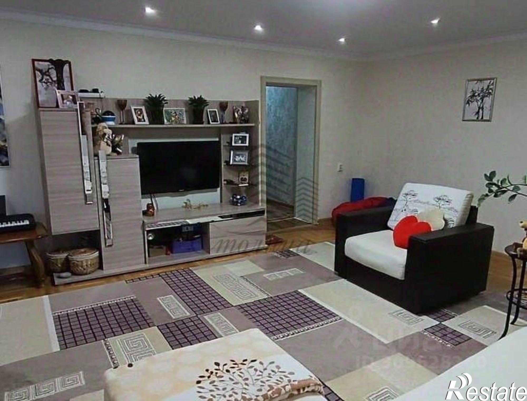 Купить квартиру за 10 100 000 рублей на Космос мкр,дом 3