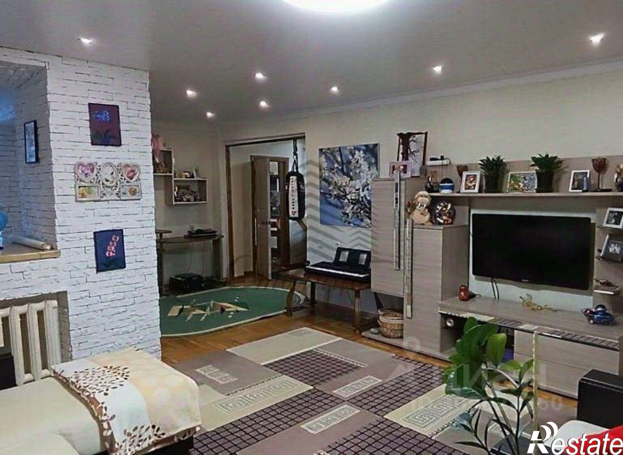 Купить квартиру за 10 100 000 рублей на Космос мкр,дом 3