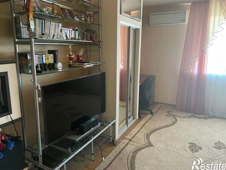 3-комн квартира Южный м-н, 6