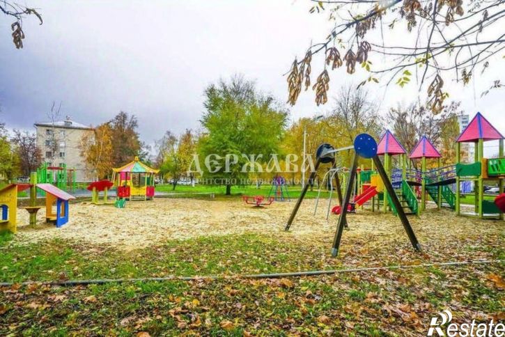 2-комн квартира Горняк мкр,дом 8