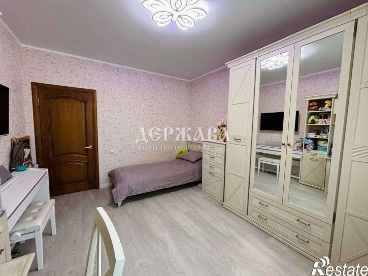 3-комн квартира Степной мкр,дом 31