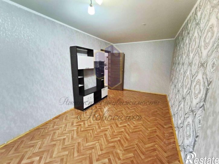 2-комн квартира улица Крутикова, 17,  д. 17