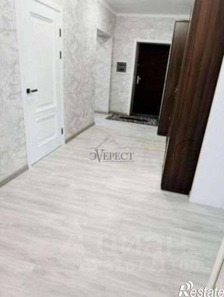 3-комн квартира Степной мкр,дом 14