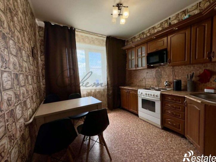 3-комн квартира Заречье мкр,дом 6