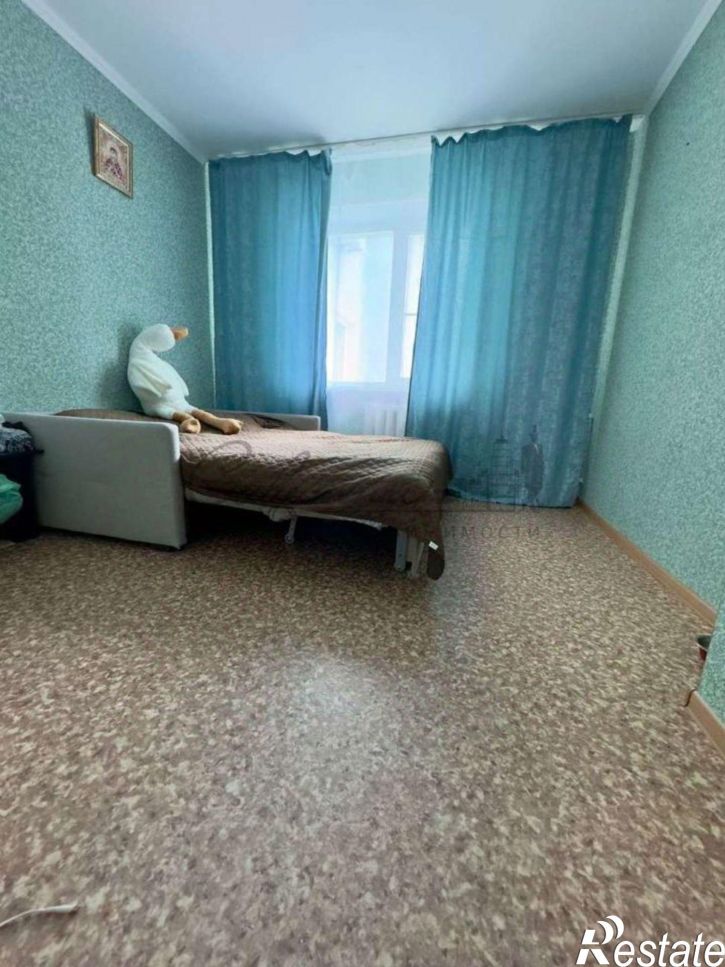 3-комн квартира Заречье мкр,дом 6