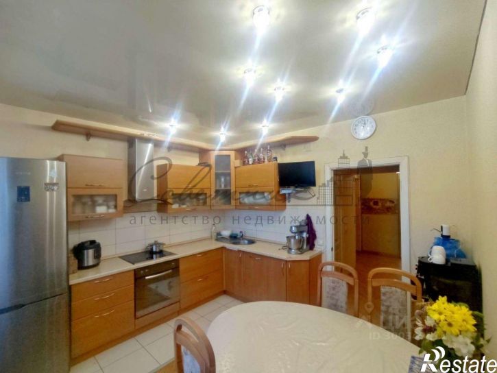 3-комн квартира Степной мкр,дом 15