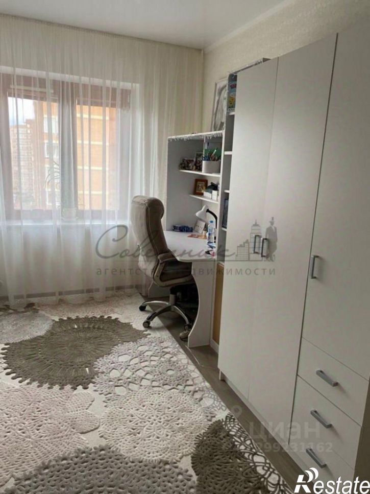 3-комн квартира Степной мкр,дом 5