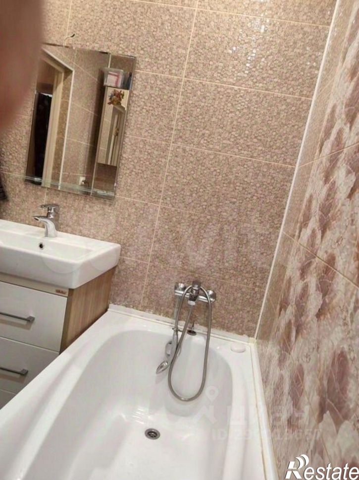 3-комн квартира Степной мкр,дом 5